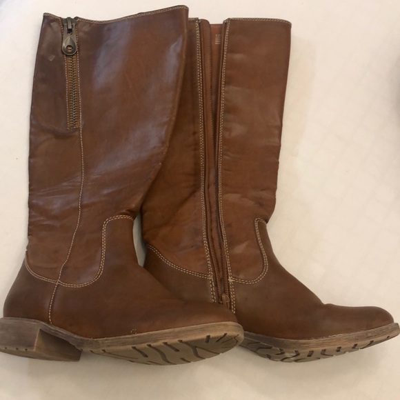 Boots - Picture 2 of 3